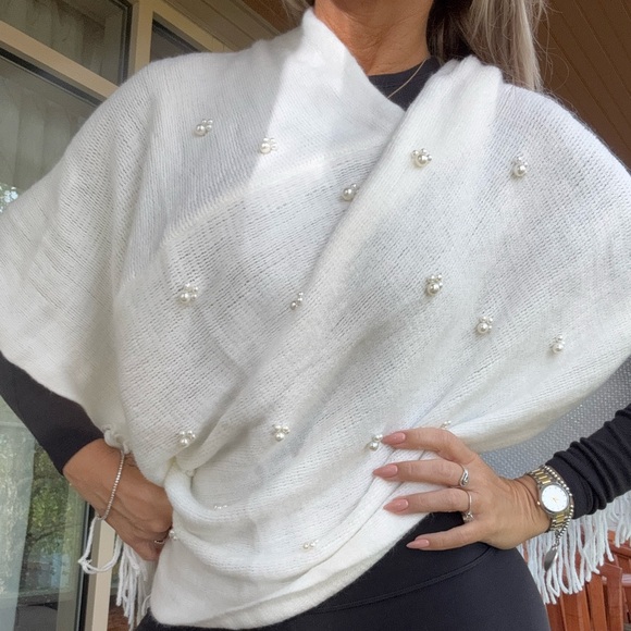New NWOT couture gems white ivory poncho sweater with pearl beads winter - Picture 6 of 12